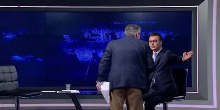 من الفيديو