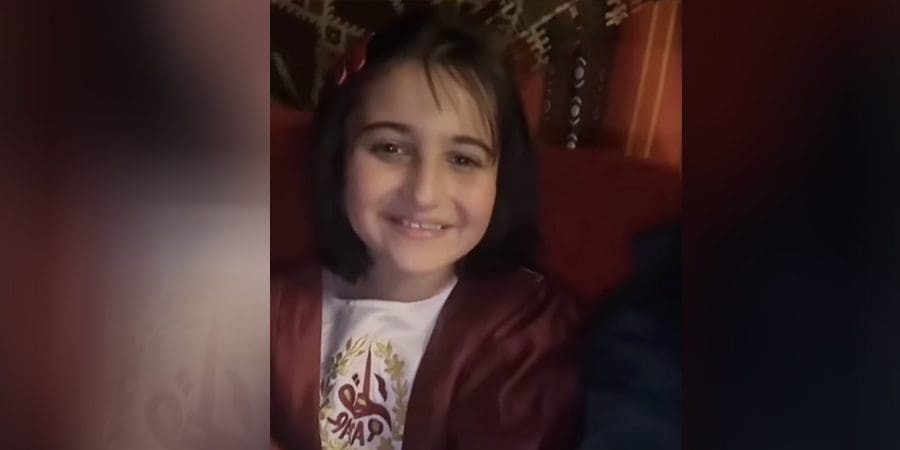 الطفلة العراقية بنان