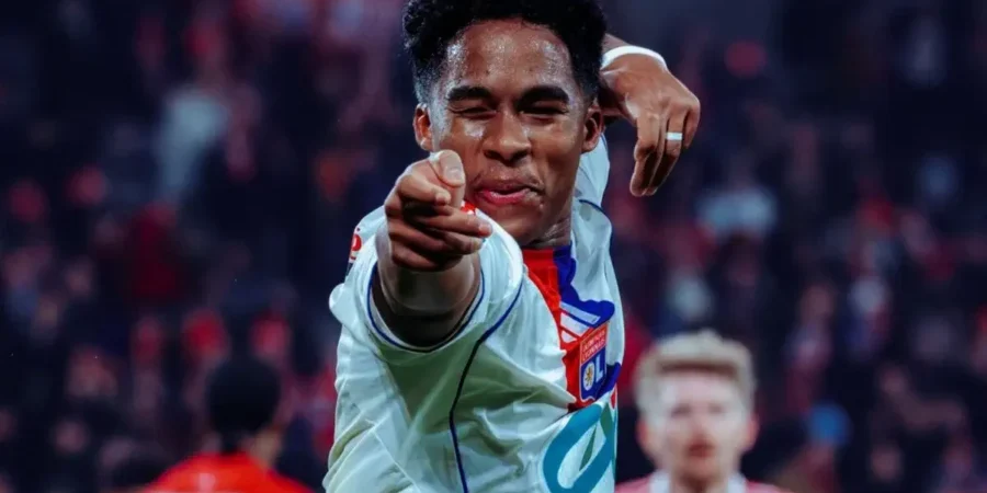 إندريك يحتفل بهدفه