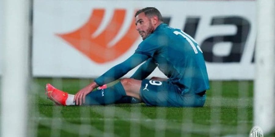حسرة لاعب ميلان بعد ضياع فرصة للتسجيل