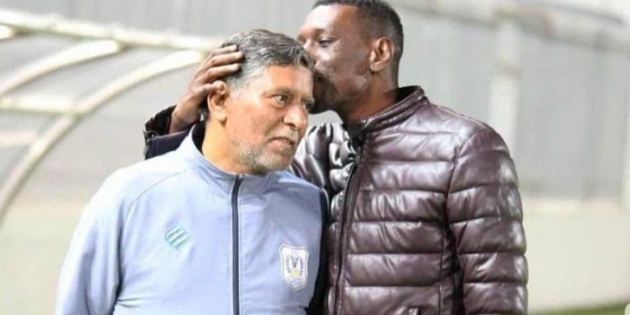 صورة معبرة.. الكابتن فوزي بشير والـكـابـتـن عـمـاد مـجـاهـد.