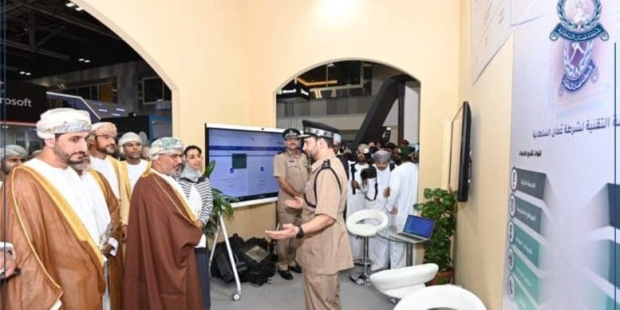 جانب من إطلاق خدمة نقل تسيير المركبات.