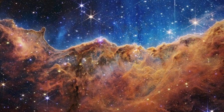 أول صورة ملونة للفضاء عبر تلسكوب جيمس ويب