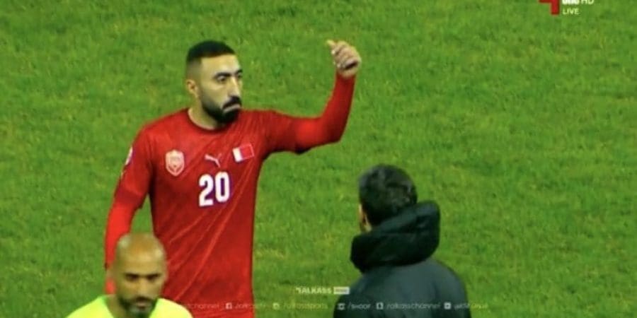 معاقبة لاعب بحريني بسبب "حركة غير لائقة"
