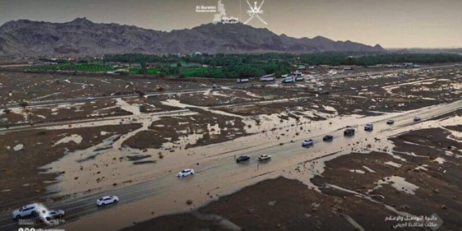 صورًا جوية لآثار منخفض المطير على إحدى محافظة البريمي