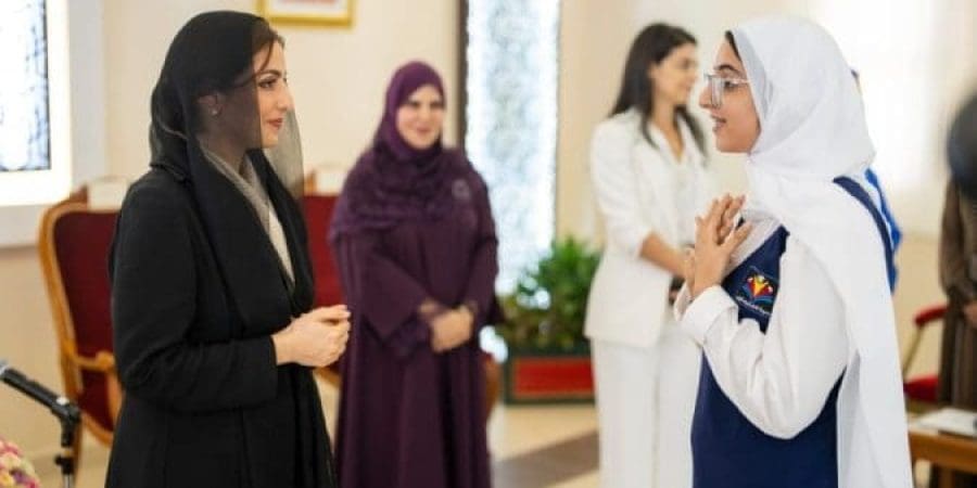 السّيدة الجليلة تزور مدرسة جوهرة مسقط بولاية السيب