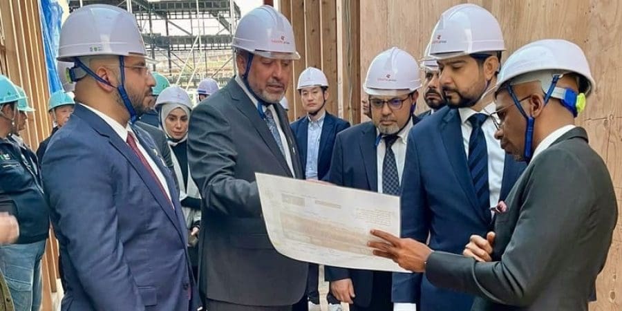 لجنة مشاركة سلطنة عُمان تزور موقع الجناح العُماني في اليابان
