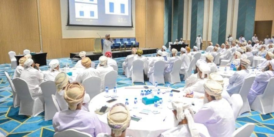 بعثةُ الحج العمانية لعام 1446هـ تلتقي شركات الحج
