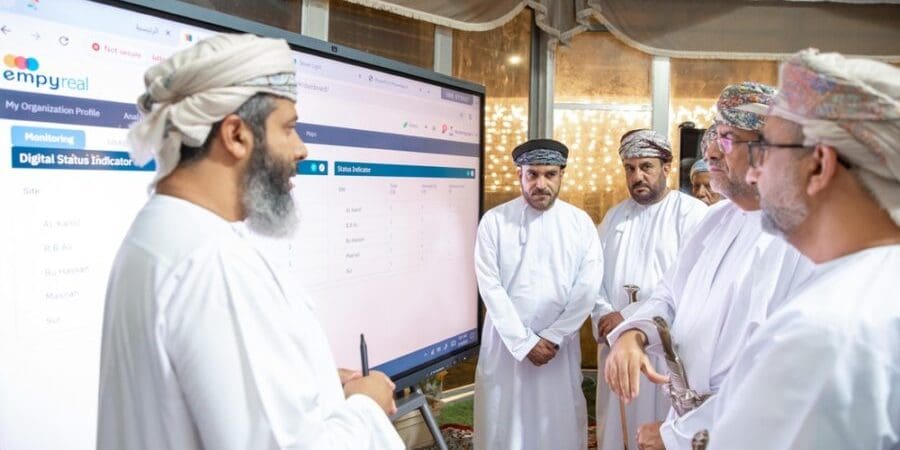 تدشين مشروع الإنارة الذكية بمحافظة جنوب الشرقية