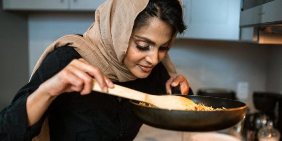 طهي وجباتك الصحية بالمنزل يساعدك على إنقاص الوزن وتوفير الميزانية (بيكسلز)