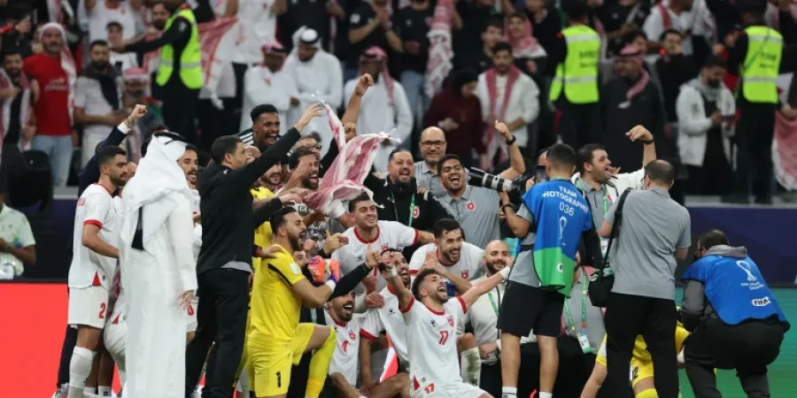 الأردن يحتفل بالتأهل الأول للنهائي