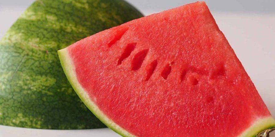 اختيار البطيخ الناضج والحلو المزروع بشكل طبيعي