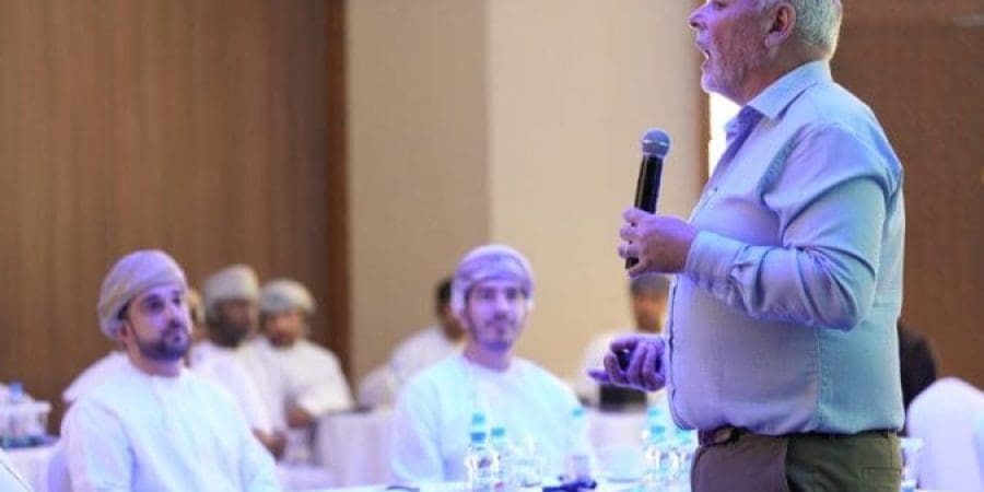 "النقل والاتصالات" تناقش تعزيز معايير الأمن والسلامة في الموانئ العُمانية