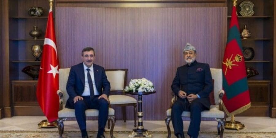 جلالةُ السُّلطان يلتقي بنائب رئيس جمهورية تركيا