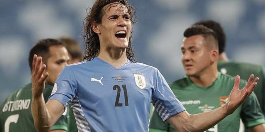 كافاني يتحسر بعد ضياع فرصة للتسجيل