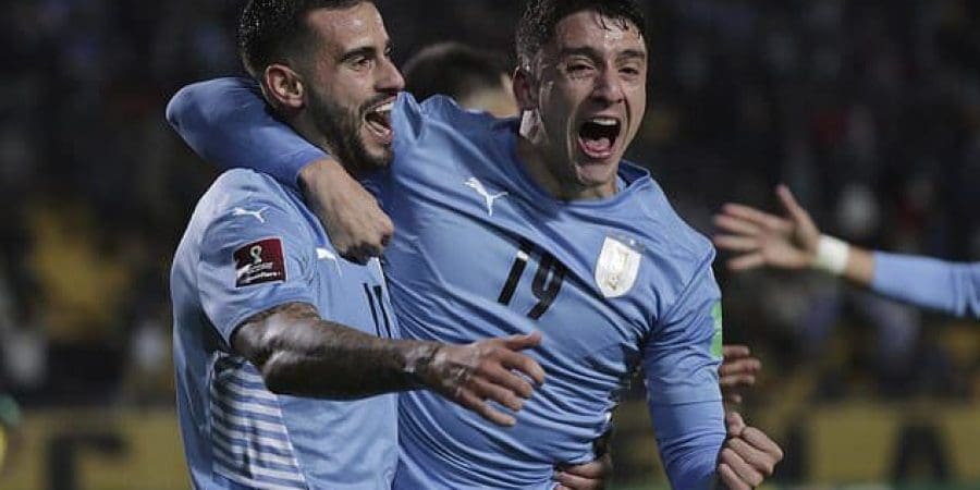 فرحة بيريرو بعد تسجيله هدف قاتل للأورجواي