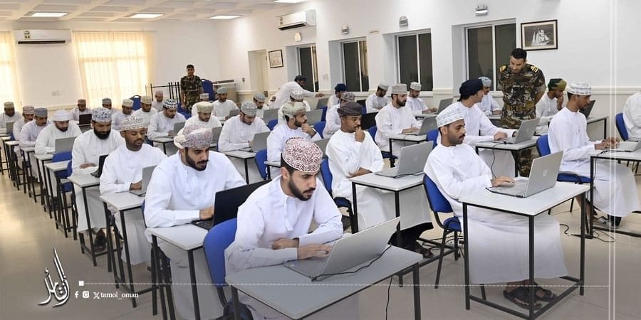 البحرية السُّلطانية العُمانية تبدأ إجراءات التقييم والقبول لتوظيف الضباط المرشحين