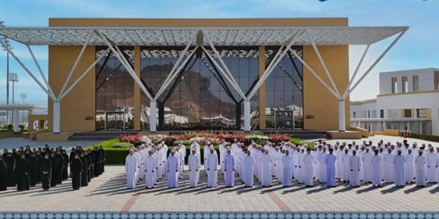 شرطة عُمان السلطانية تستقبل دفعة جديدة من
المواطنين والمواطنات