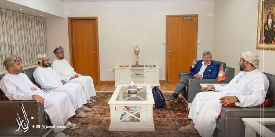 اتحاد الكرة يبحث فرص الاستفادة من تجربة ايطاليا في تحسين مستوى مسابقات الدوري العماني