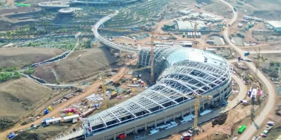 الطريق المؤدي إلى حديقة النباتات العُمانية