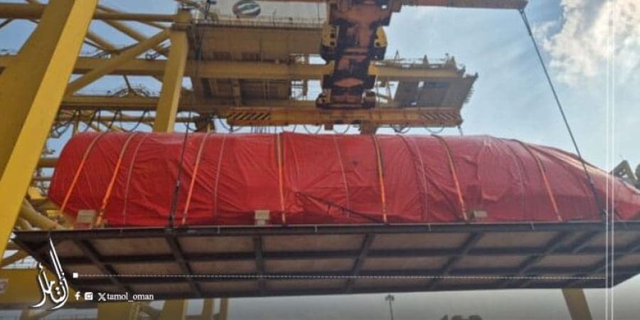 "أسياد" تنفذ عملية تغليف دقيقة لهيكل طائرة بوزن 33 طناً في الإمارات