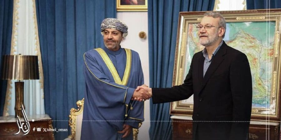 وزير الداخلية يلتقي أمين عام المجلس الأعلى للأمن القومي الإيراني بطهران