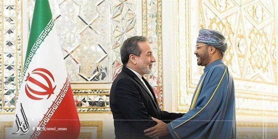وزير الخارجية الإيراني يستقبل نظيره العماني
